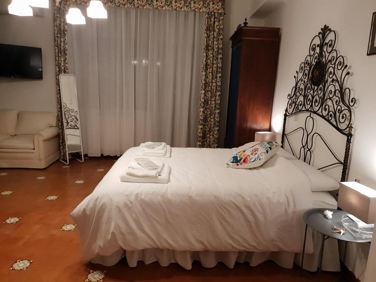 La Terrazza Di Anna Hotel Sassari Bagian luar foto