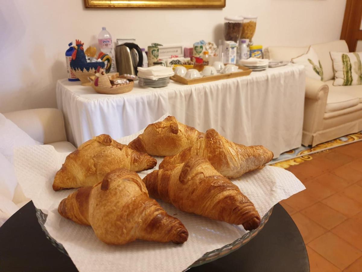 La Terrazza Di Anna Hotel Sassari Bagian luar foto