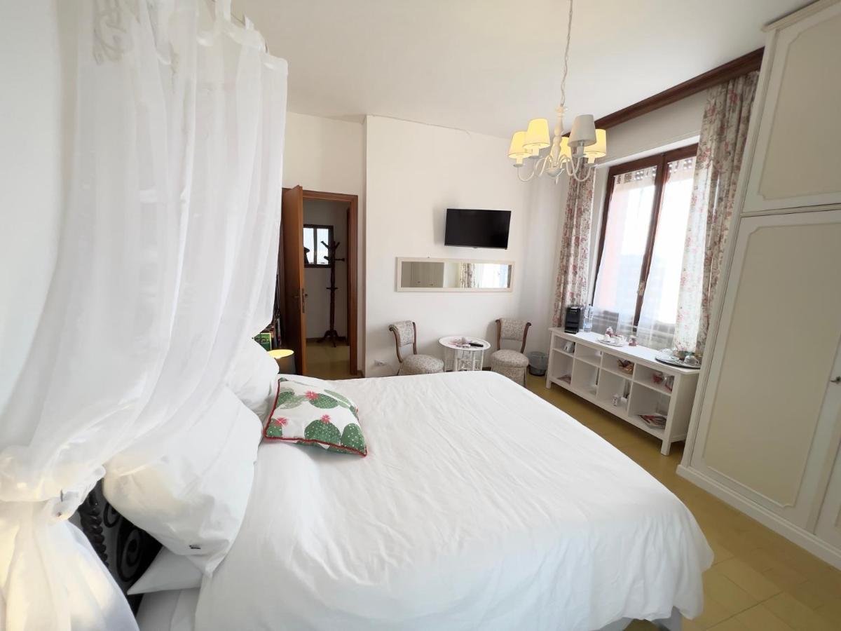 La Terrazza Di Anna Hotel Sassari Bagian luar foto